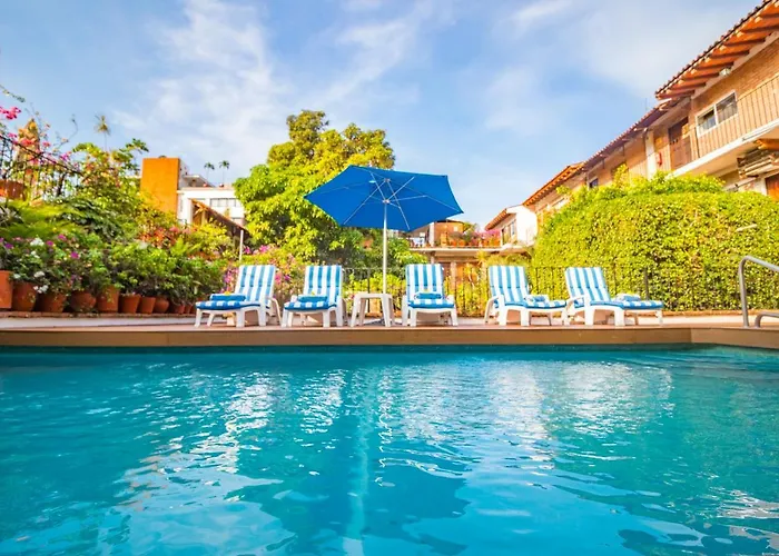 Hotel Posada De Roger - Near Los Muertos Beach